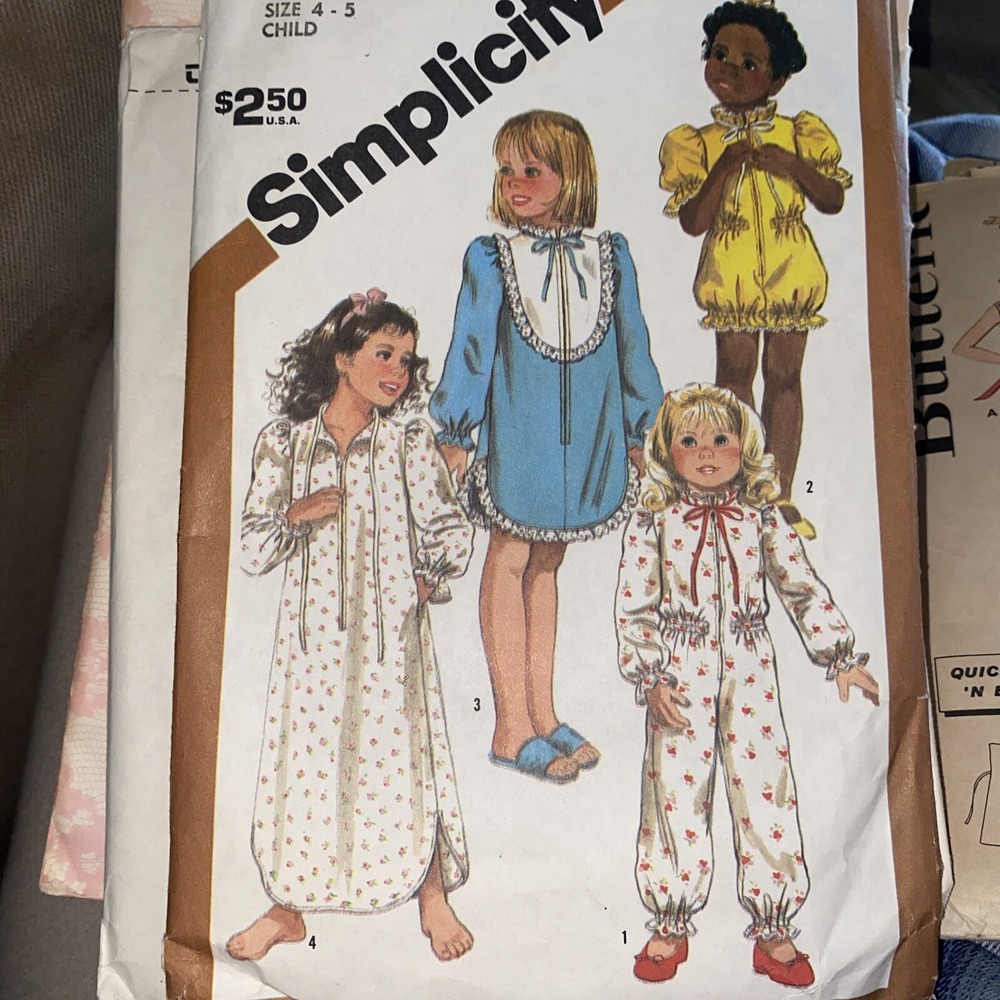 SIMPLICITY 6182 GIRLS NIGHTGOWN PAJAMAS ROBE Vtg SEW PATTERN Sz 4-5 Complete/Cut